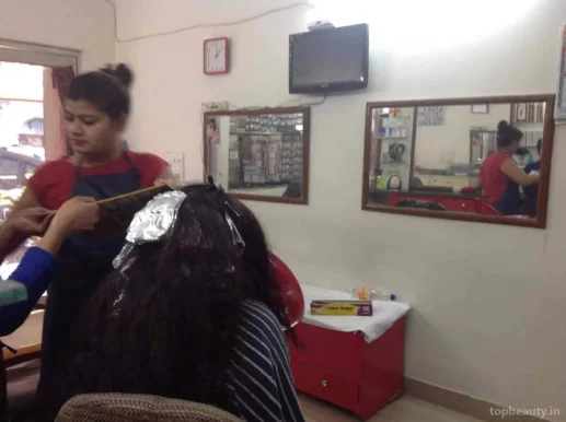 Max Salon ( Beauty, Nails, Hair, Eyelash ), Delhi - Photo 3