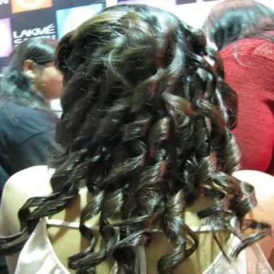 Lakme MakeUp and Hair Studio Karkardooma, Delhi - Photo 7