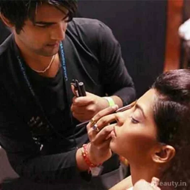 Lakme MakeUp and Hair Studio Karkardooma, Delhi - Photo 6