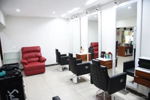 Inspire Hair Lounge- Best Salon | Make-up artist in dwarka | Hair Spa in Dwarka | Beauty Parlor, Delhi - Photo 2