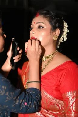 Pallavi Makeover -Bridal Makeup, Party Makeup, Engagement Makeup Artist in Delhi, Delhi - Photo 3
