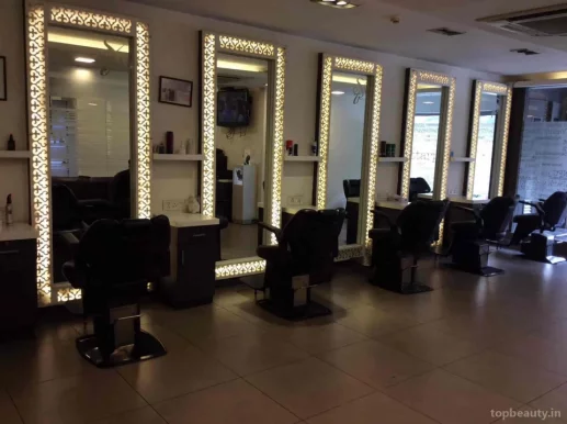 Hair Masters Luxury Salon, Delhi - Photo 6