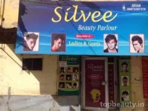 Silvee Beauty Parlour, Delhi - Photo 1