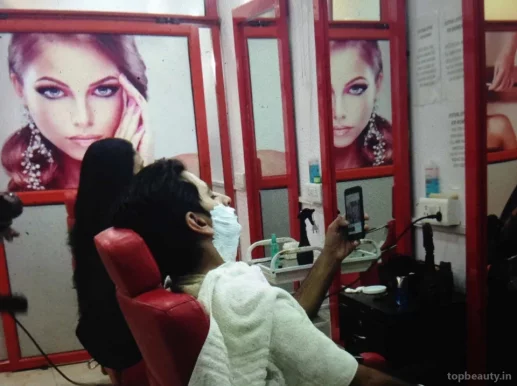 Color Touch Unisex Salon | Hair Salon in Ashok Vihar | Hair Services, Delhi - Photo 5