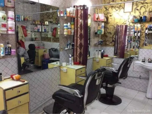 Tom's Hair Studio, Delhi - Photo 1