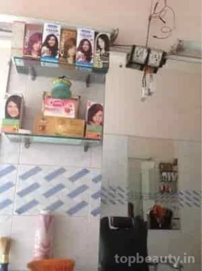 Kamal Hair Dresser, Delhi - Photo 2