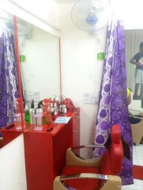 Hottie hair salon, Delhi - Photo 2