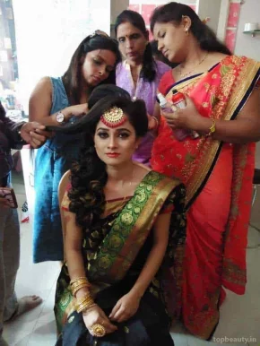 Rekha Verma Mekup and Hair Artist, Delhi - Photo 5