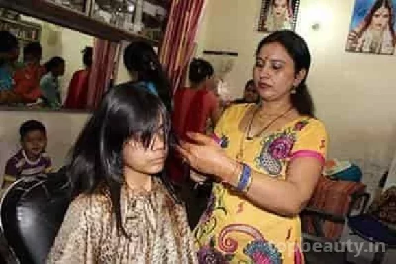 Niharika Beauty Parlour, Delhi - Photo 2