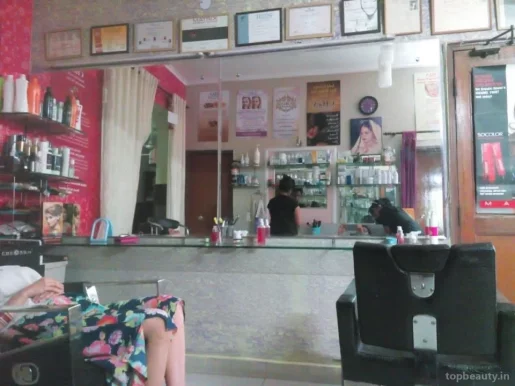 Khoobsoorat Beauty Salon, Delhi - Photo 8