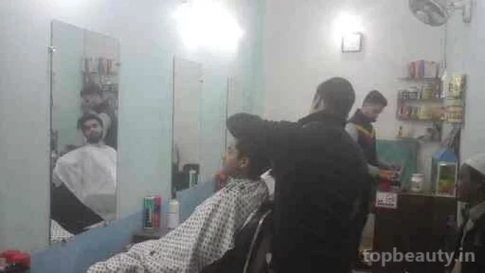 The Looks Hair Cut Point, Delhi - Photo 6