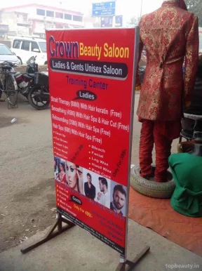 Crown Beauty Saloon, Delhi - Photo 2