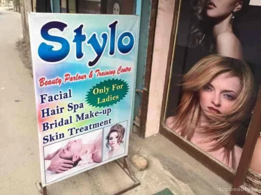Stylo unisex salon, Delhi - Photo 2