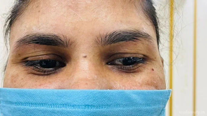 Permanent make-up clinic - Dermalyn Aesthetics | microblading | micropigmentation | permanent eyebrows | permanent lip/ lip filler | laser skin & hair | lash tint/lash lift | BB glow treatment | Delhi, Delhi - Photo 2