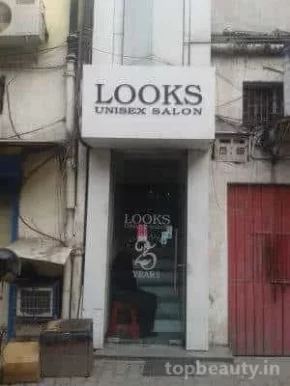 Looks Salon, Delhi - Photo 1