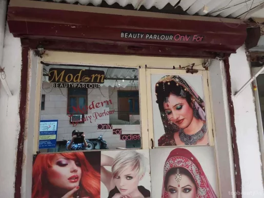 Modern Beauty Parlour, Delhi - Photo 2
