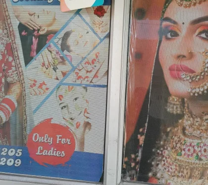Lotus Beauty Parlour – Unisex salons in Faridabad