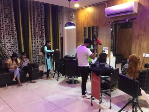 Studio9 Unisex Salon by Daljeet Khanna, Faridabad - Photo 1