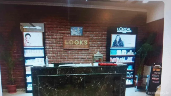 Looks Salon, Gurgaon - Photo 1