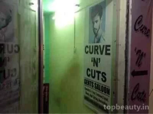Curve N Cuts, Gurgaon - Photo 3