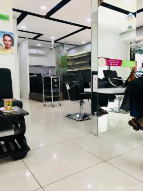 Green Trends Unisex Hair and Style Salon, Hyderabad - Photo 8