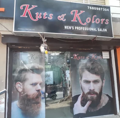 Kuts & Kolour Mens Professional Salon 4th Phase, Hyderabad - Photo 3