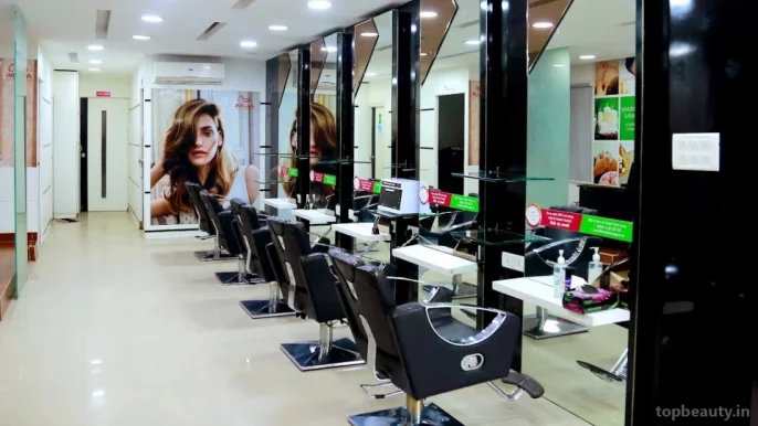 Green Trends Unisex Hair & Style Salon, Hyderabad - Photo 2