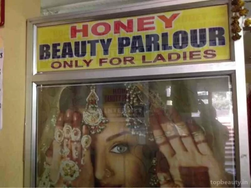 Honey Beauty Parlour, Hyderabad - Photo 6