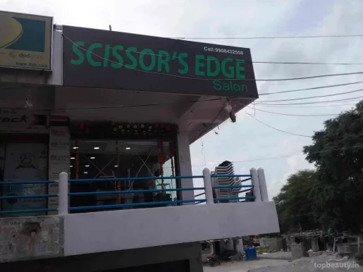 SCISSOR'S EDGE Men's salon, Hyderabad - Photo 1