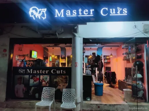 Master cuts, Hyderabad - Photo 2
