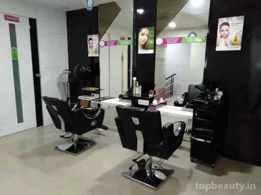 Green Trends Unisex Hair & Style Salon, Hyderabad - Photo 7