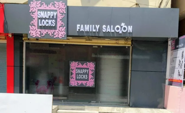 SNAPPY LOCKS Family Saloon, Hyderabad - Photo 3