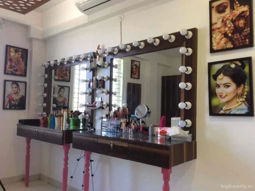 The Glamourra - Unisex Salon I Makeup Studio I Nail Bar IAcademy, Indore - Photo 1