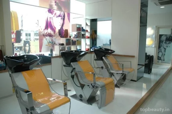 Touch 'N' Glow| Best Salon in Indore., Indore - Photo 1