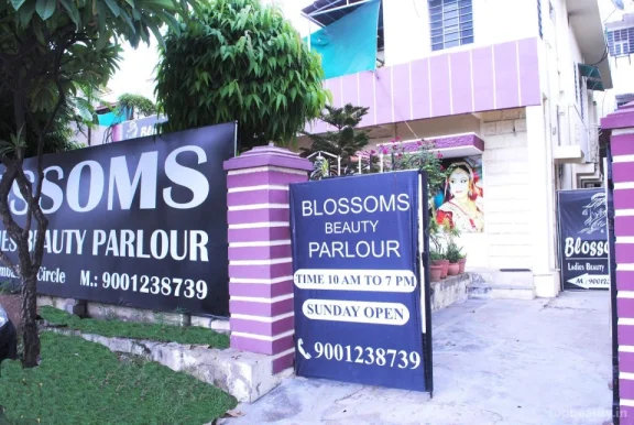 Blossoms Beauty Salon, Jaipur - Photo 7