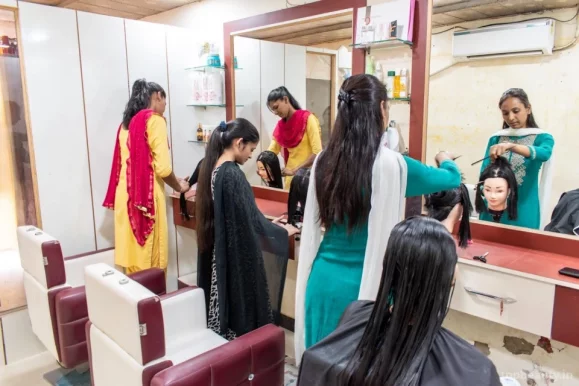 Beauty castle salon & Academy | Best Salon & Best Academy | Malsian, Jalandhar - Photo 6