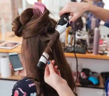 J Hair Look Unisex Saloon & Academy – Beauty salons for men in Jalandhar