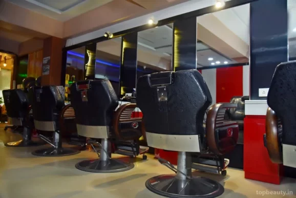Hollywood cuts a unisex salon and Tattoo Parlour, Kanpur - Photo 1