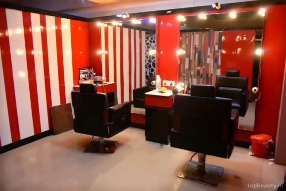 Hollywood cuts a unisex salon and Tattoo Parlour, Kanpur - Photo 4