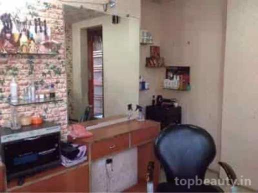 Loreal Blue Blond Beauty Parlour, Kanpur - Photo 3
