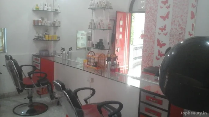 The red chair beauty parlour, Kanpur - 