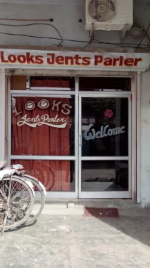Looks Gents Parlor, Kanpur - Photo 4