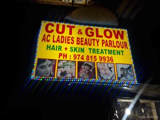 Cut & Glow, Kolkata - 