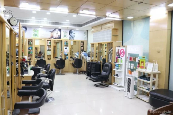 June tomkyns salon silver spring branch -Hair Skin Make up Studio in Kolkata, Kolkata - Photo 2