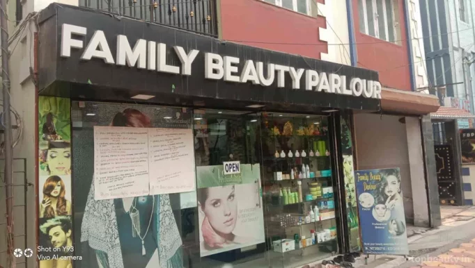 Family Beauty Parlour, Kolkata - Photo 6