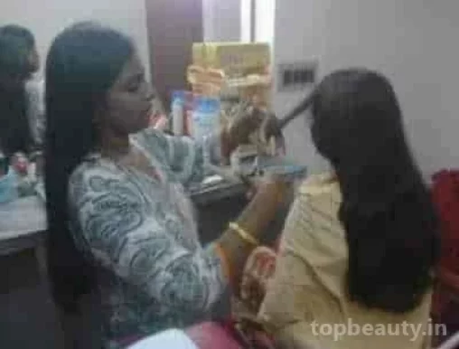 Relax Beauty Pourlar, Kolkata - Photo 3
