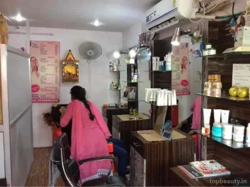 Glow Beauty Parlour, Lucknow - Photo 1