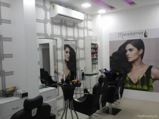 Artista Makeup Studio & Unisex Salon, Lucknow - 