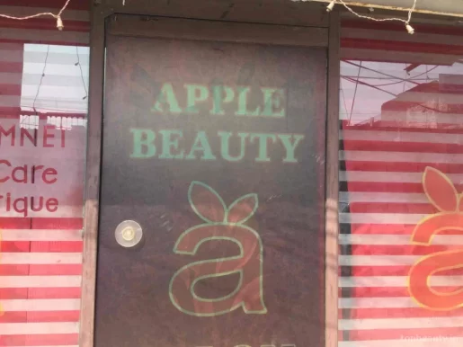 Apple beauty saloon, Lucknow - Photo 8