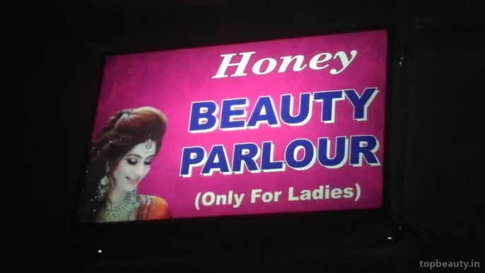 Honey Beauty Parlour and butique, Lucknow - Photo 5